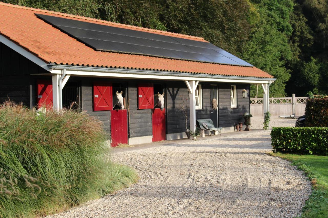 Huize Koempoelan Bed & Breakfast Naarden Ngoại thất bức ảnh
