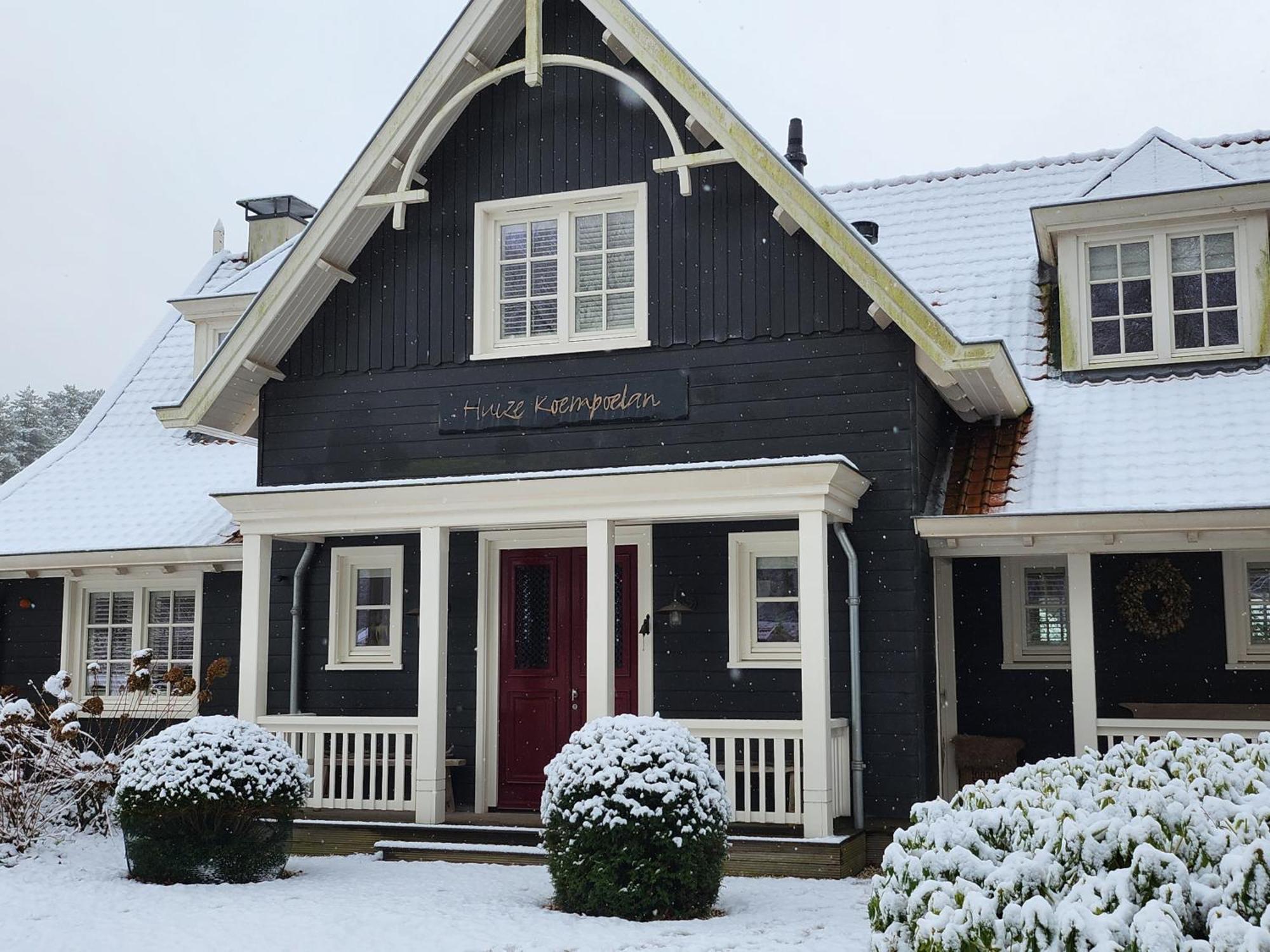 Huize Koempoelan Bed & Breakfast Naarden Ngoại thất bức ảnh